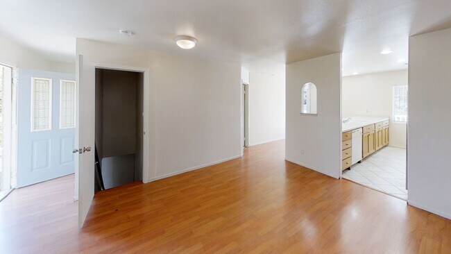 5115 Reservoir Dr San Diego, CA 92115 photo 5