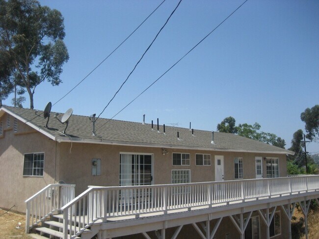 5115 Reservoir Dr San Diego, CA 92115 photo 2