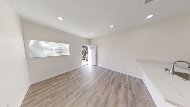 5443 Brockbank Pl San Diego, CA 92115 photo 4