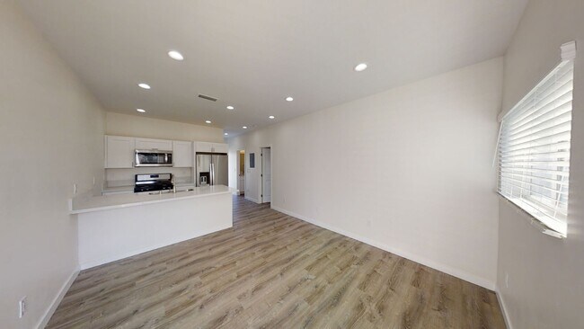 5443 Brockbank Pl San Diego, CA 92115 photo 3