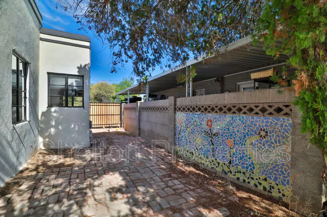 1802 N Laurel Ave Phoenix, AZ 85007 photo 4