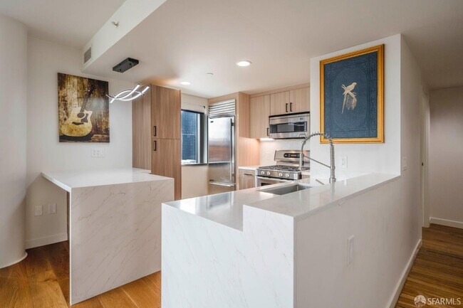 1BR/1BA Apartment on 1st St Unit · San Francisco photo 2