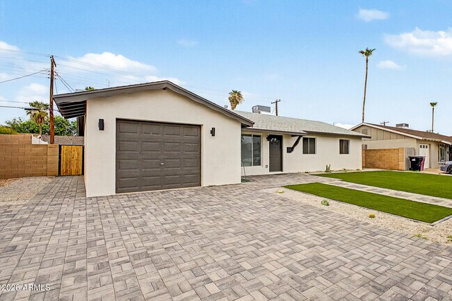 8440 E Palm Ln Scottsdale, AZ 85257 photo 4