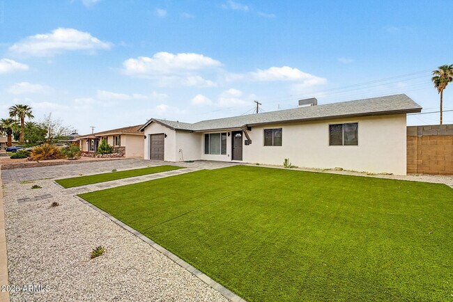 8440 E Palm Ln Scottsdale, AZ 85257 photo 3