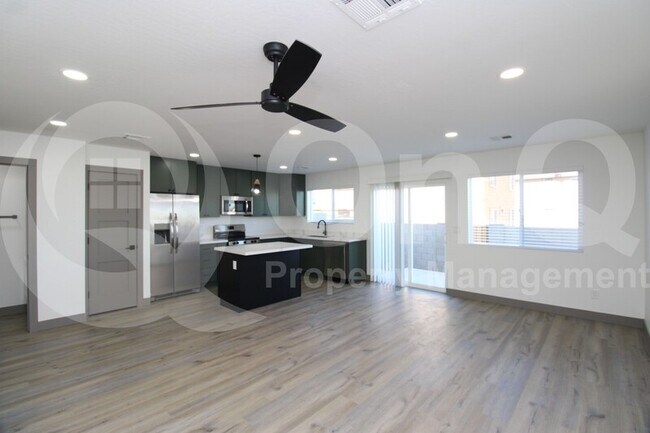 2516 E Broadway Rd Phoenix, AZ 85040 photo 5