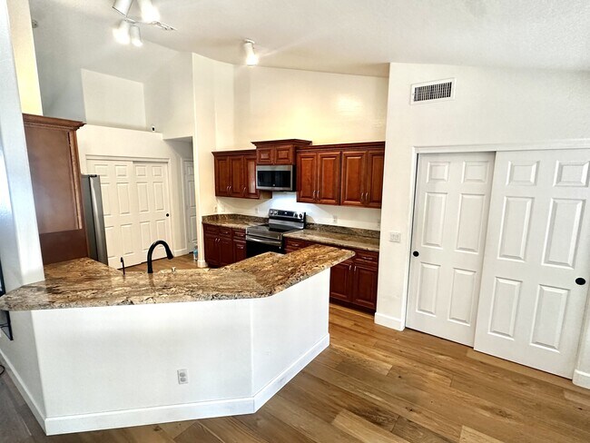 723 W Leah Ct Gilbert, AZ 85233 photo 4
