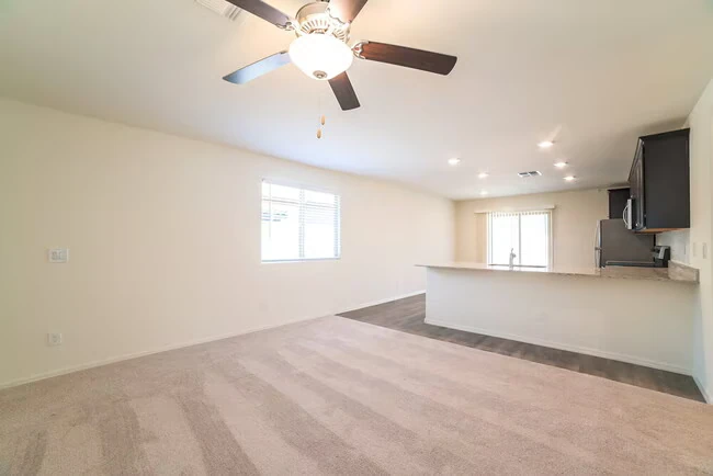 25832 W Samantha Way Buckeye, AZ 85326 photo 4