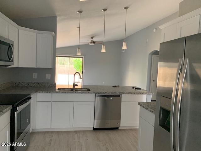 6611 W Desert Hollow Dr Phoenix, AZ 85083 photo 3