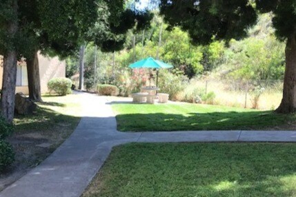 Country Club Gardens photo 4