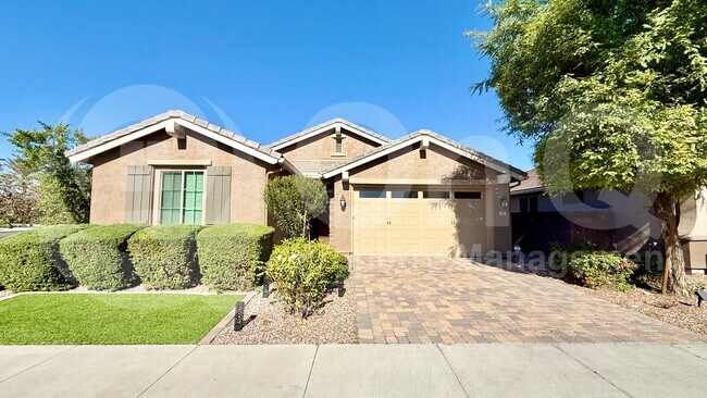 220 E Horseshoe Dr Chandler, AZ 85249 photo 2