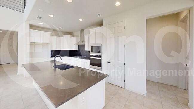 13810 W Calle De Baca Peoria, AZ 85383 photo 3