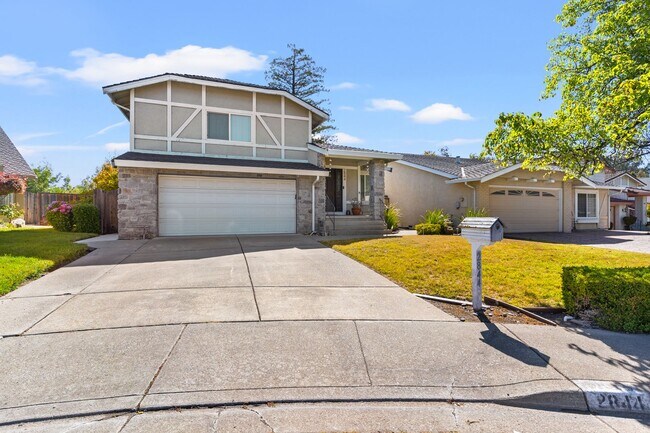 Stunning Tudor Home In San Ramon's Twin Creeks Hills photo 2