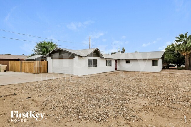 5361 N 61st Dr photo 4