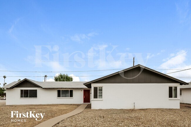 5361 N 61st Dr photo 2