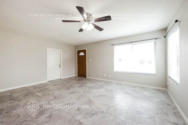 6838 W Ocotilla Ln Peoria, AZ 85345 photo 4