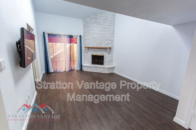 4935 N 43rd St Phoenix, AZ 85018 photo 2