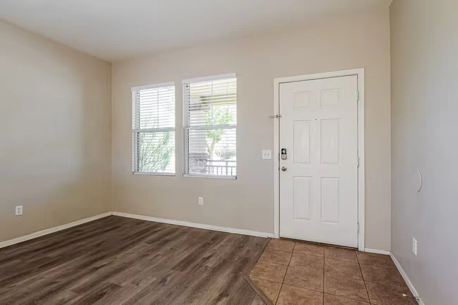 3917 W Minton St Phoenix, AZ 85041 photo 4