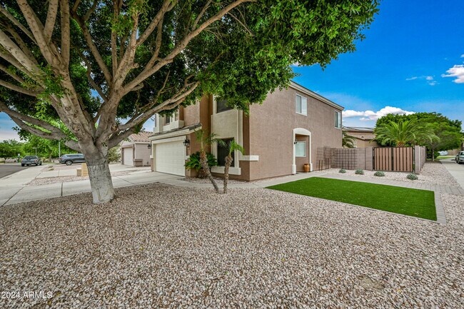 9208 W Deanna Dr photo 3