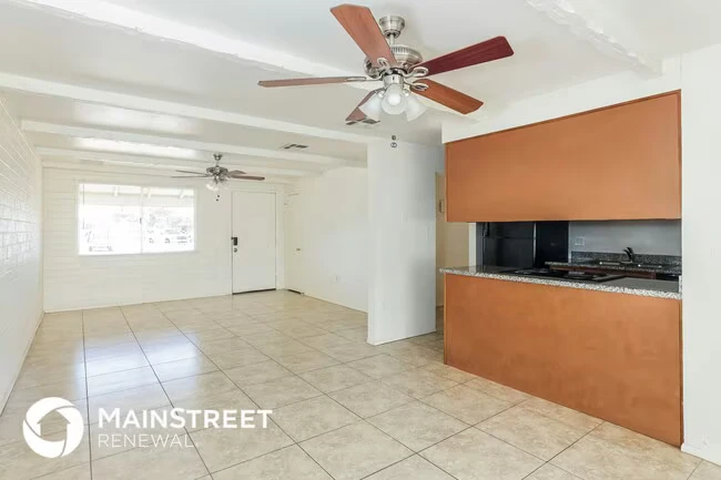 7132 W Glenrosa Ave Phoenix, AZ 85033 photo 3
