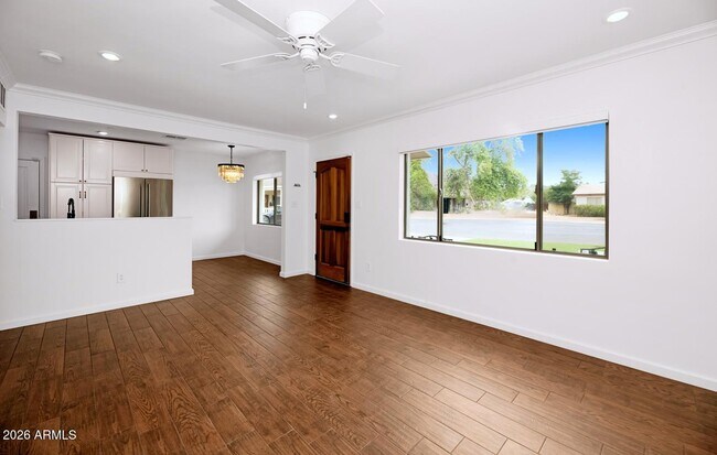 4228 N 44th Pl Phoenix, AZ 85018 photo 5