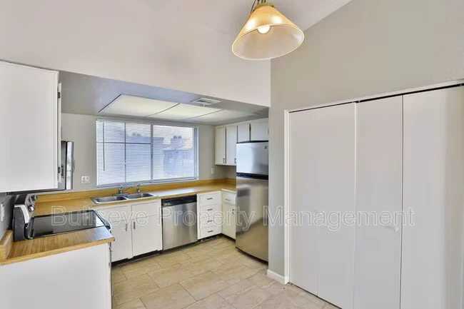 1540 W Mercer Ln Phoenix, AZ 85029 photo 4