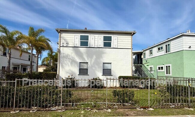 317 E 5th St National City, CA 91950 photo 2