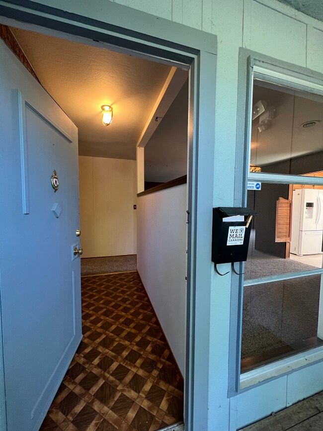 1052 Vassar Dr Napa, CA 94558 photo 3