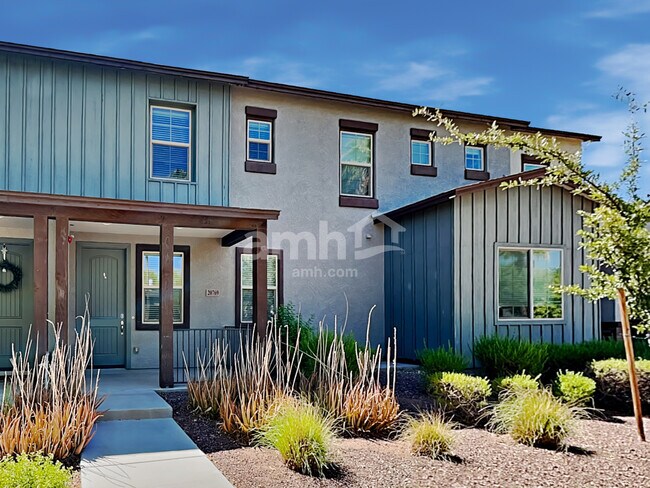 20769 W Thomas Rd photo 2
