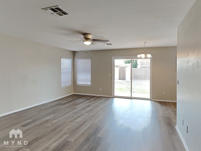 11821 W Cortez St El Mirage, AZ 85335 photo 3