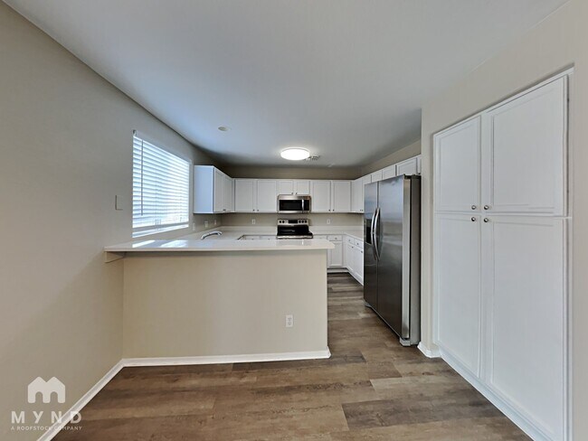 11821 W Cortez St El Mirage, AZ 85335 photo 4