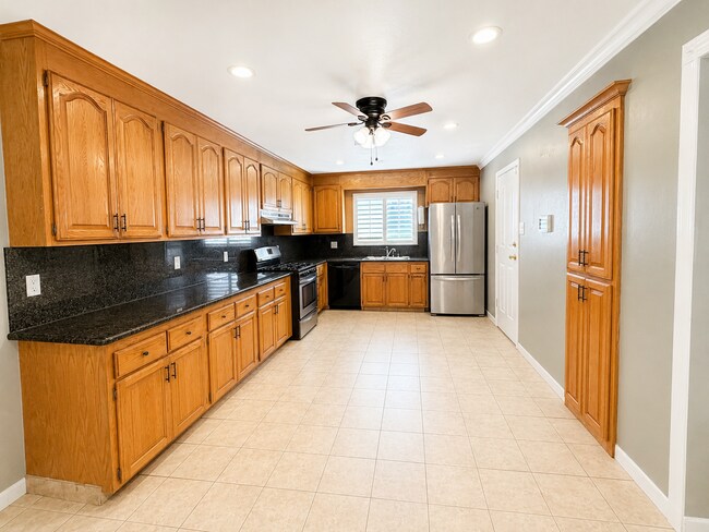 4543 Sloat Rd Fremont, CA 94538 photo 2