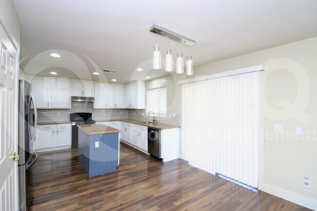 6514 W Yellow Bird Ln Phoenix, AZ 85083 photo 3