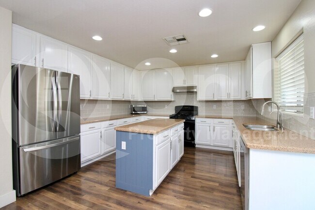 6514 W Yellow Bird Ln Phoenix, AZ 85083 photo 2