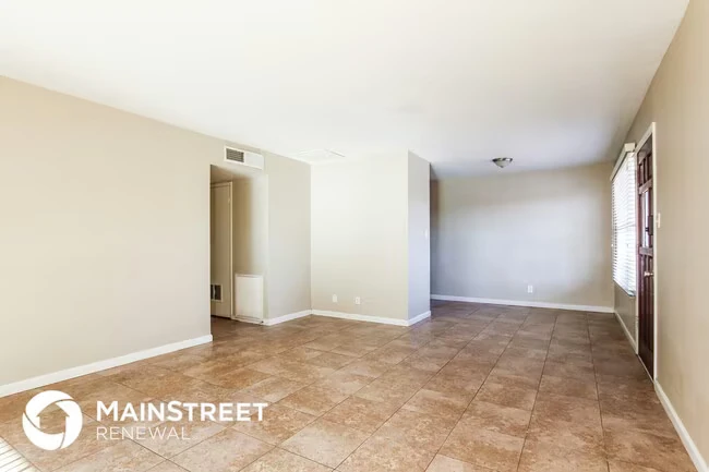 3807 W Hazelwood St Phoenix, AZ 85019 photo 3