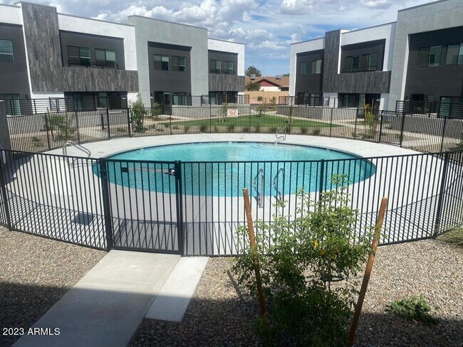 432 South 32nd Street, Mesa, AZ 85204 photo 2