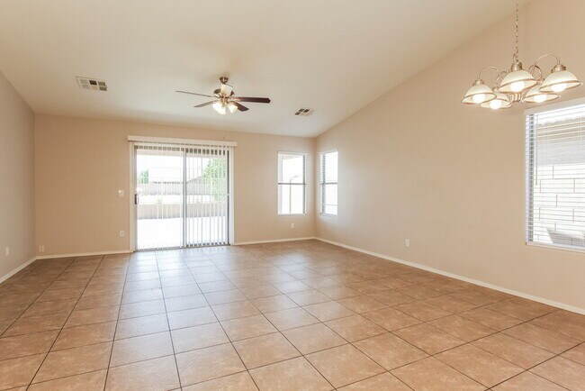 2431 W Gaby Rd Phoenix, AZ 85041 photo 3