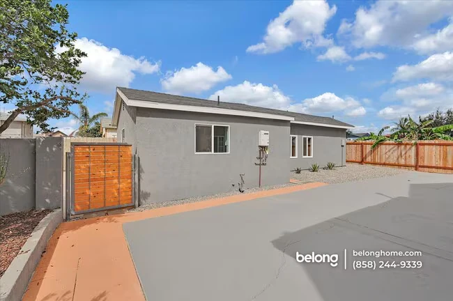1722 L Ave National City, CA 91950 photo 4