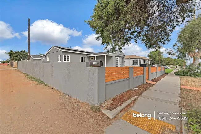 1722 L Ave National City, CA 91950 photo 2