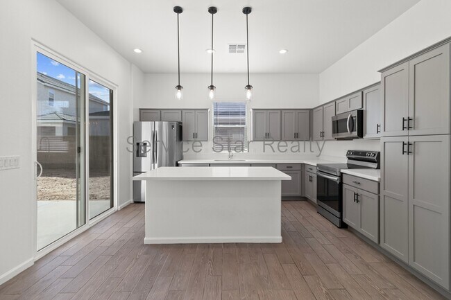 15672 W Polk St Goodyear, AZ 85338 photo 2
