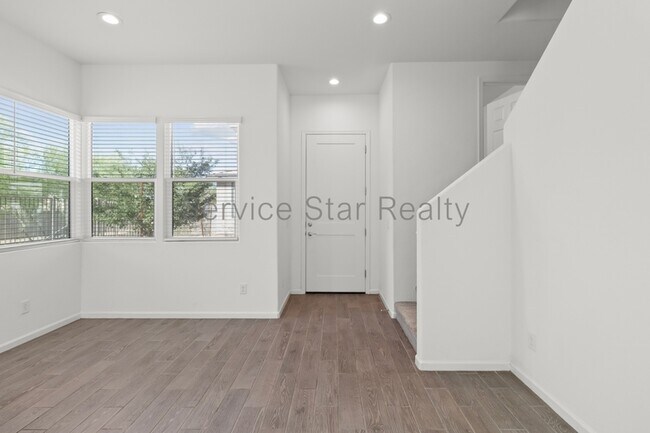 15672 W Polk St Goodyear, AZ 85338 photo 4