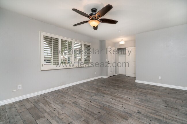 2948 E Clarendon Ave Phoenix, AZ 85016 photo 4