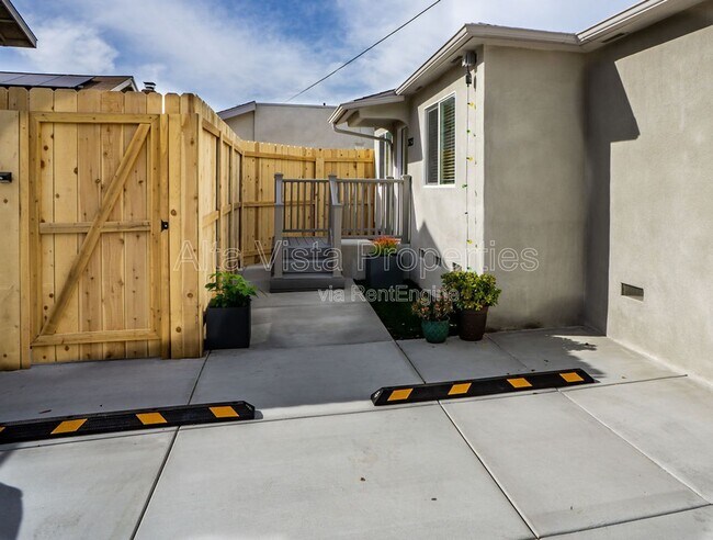 3623 31st St San Diego, CA 92104 photo 2