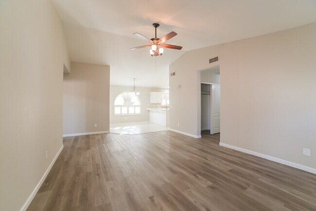 15345 W Lea Ln Surprise, AZ 85374 photo 4