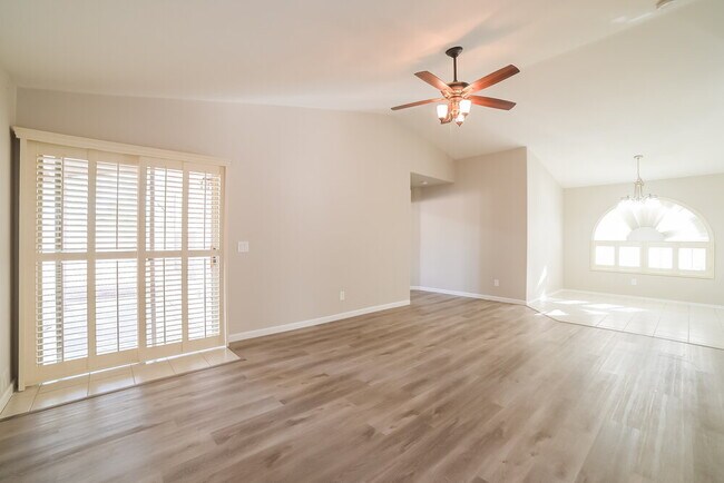 15345 W Lea Ln Surprise, AZ 85374 photo 3