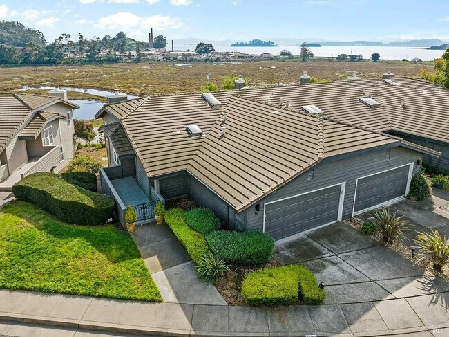66 Heritage Dr photo 2