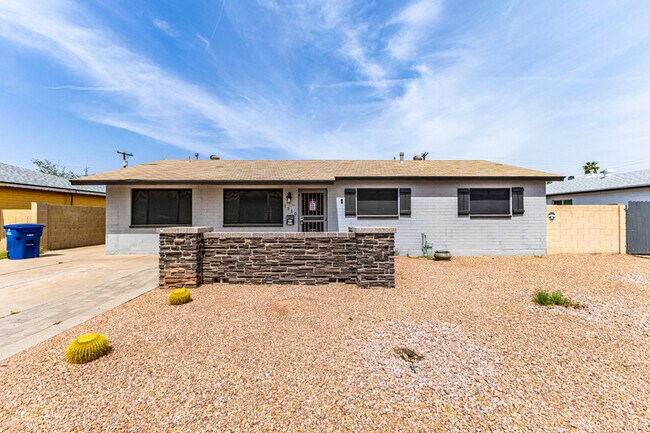 1310 W Romo Jones St Tempe, AZ 85281 photo 2