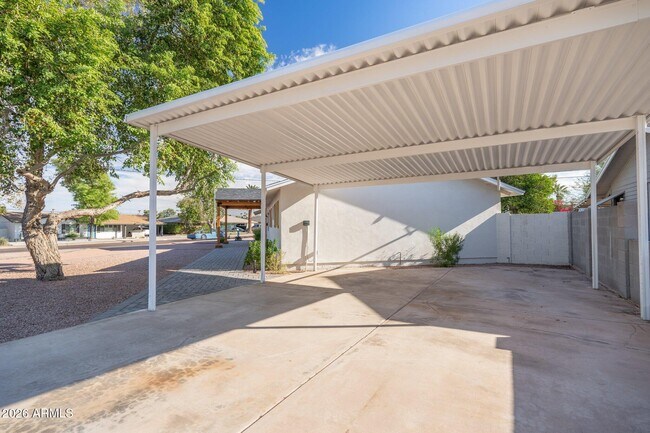 6749 E Wilshire Dr Scottsdale, AZ 85257 photo 5