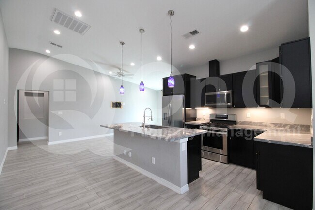 1556 W 5th St Tempe, AZ 85281 photo 2