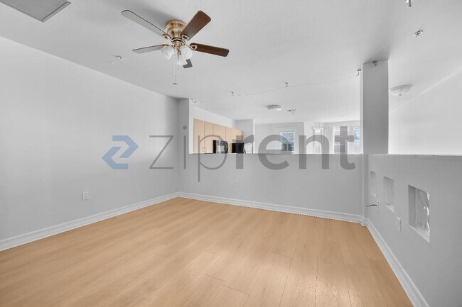 Unit 3515 photo 3