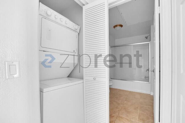 Unit 3515 photo 2